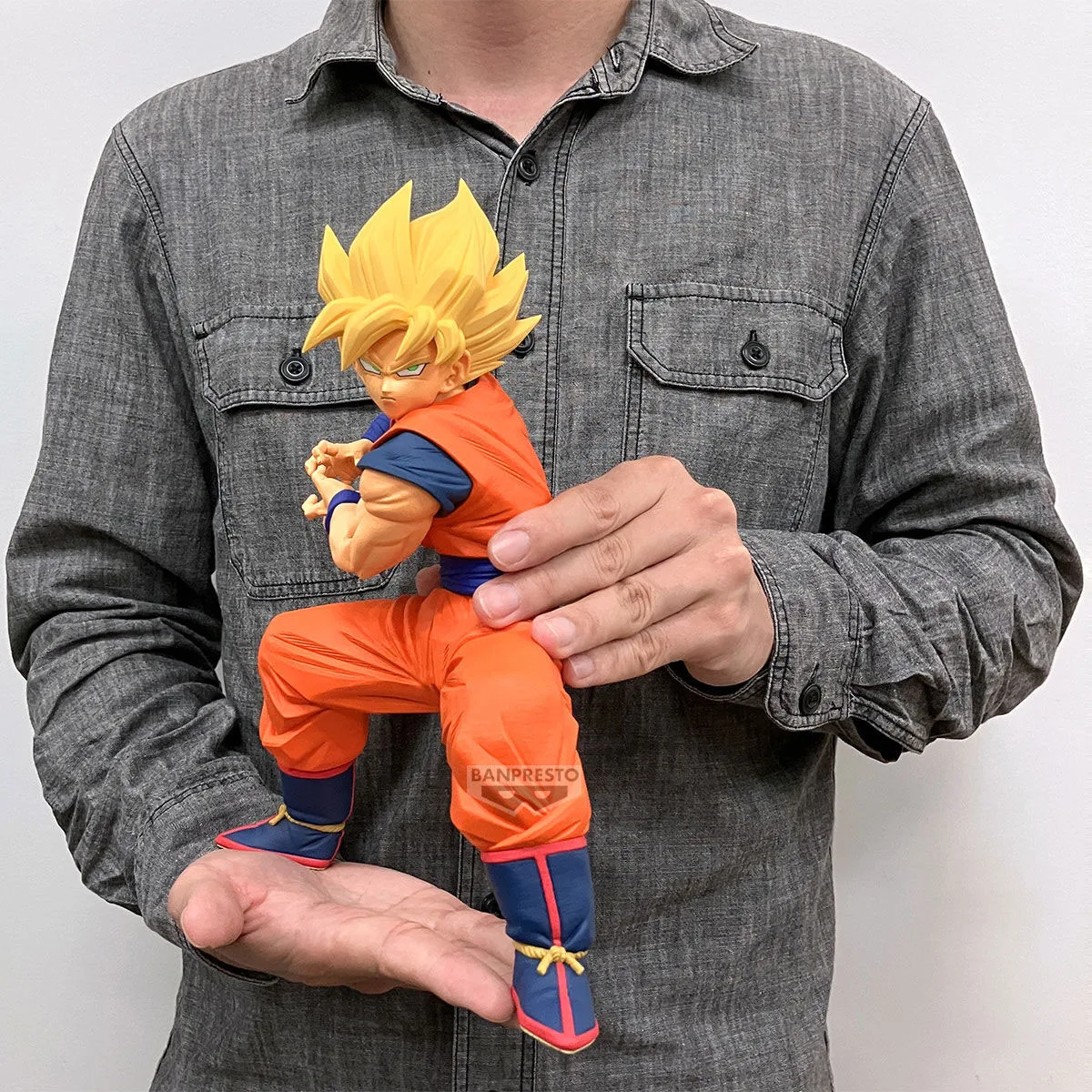 

Original in Stock Bandai Spirits Dragon Ball Z - Son Goku SSJ - Grandista Anime Figure Action Figure Model Decoration