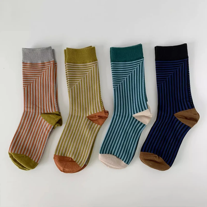 

Women's Socks Color Matching Korean Cotton Knitted Medium Tube Socks Women Casual Fashion Striped Harajuku Streetwear Long Socks