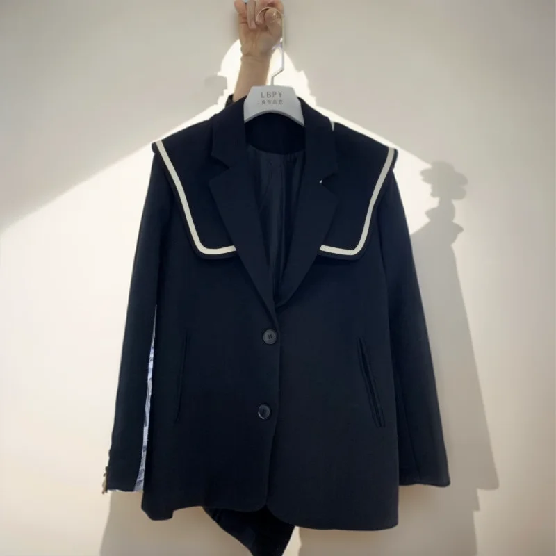 

Женский молодежный пиджак в клетку больших размеров из атласа, приталенный, пляжный, в богемном стиле, с накладными карманами, контрастной отделкой, изогнутым подолом, воздушный, легкий, повседневный