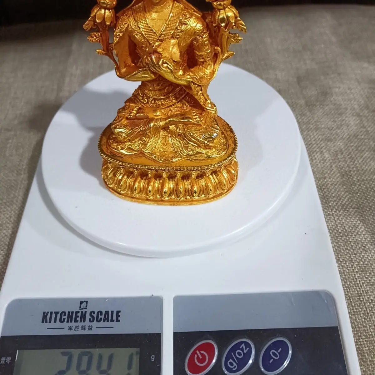Gilt bronze collection master exquisite Buddha statue ornament, thick pulp, size as shown, process weighs about kilograms