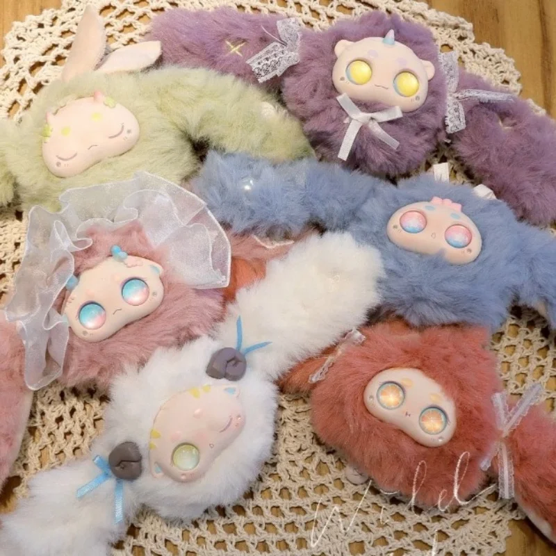 

Genuine Design Bunny Blind Box Daydream Series Mysterious Surprise Box Strawberry Mousseta Cute Plush Trend Play Toy Ornament