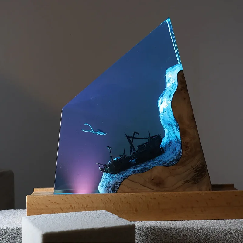 

Deep-sea Wreck Diver Wooden Resin Night Lamp Decoration Piece Marine Micro Landscape Atmosphere Home Decoration Craft Item