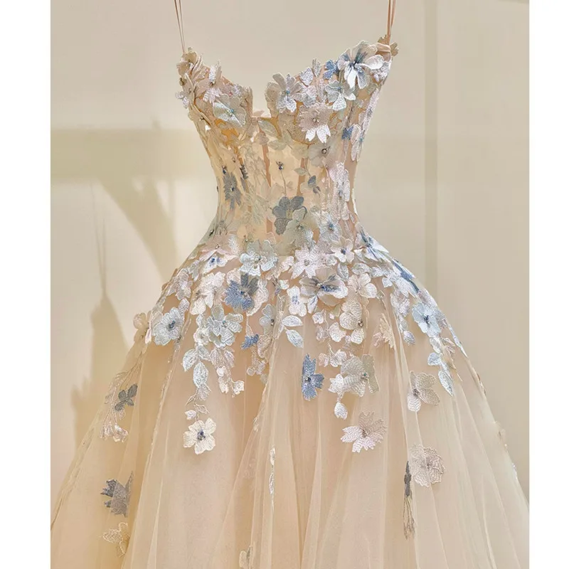 ชุดเดรสปักลายดอกไม้ ชุดเดรสเกาะอก ชุดแต่งงานหลัก ชุดหมั้น ชุดราตรีสำหรับเจ้าสาวตัวเล็ก ชุดราตรีสำหรับเจ้าสาว ชุดราตรีสำหรับงานเลี้ยงตอนเช้า ชุดราตรีสำหรับงานเลี้ยงตอนเย็น