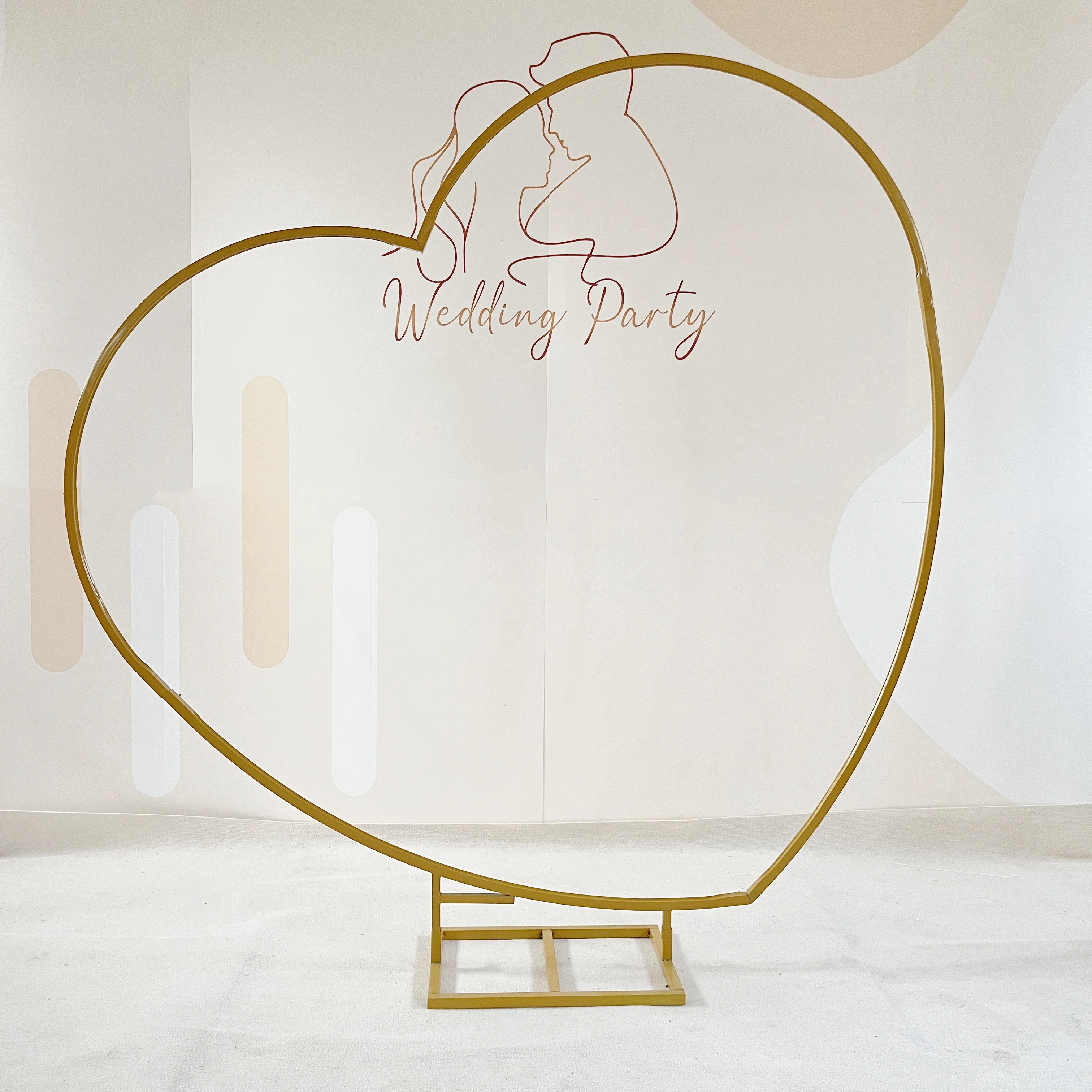 

Gold White Metal Heart Arch Backdrop Stand Heart Shape Arch Flower For Wedding Event