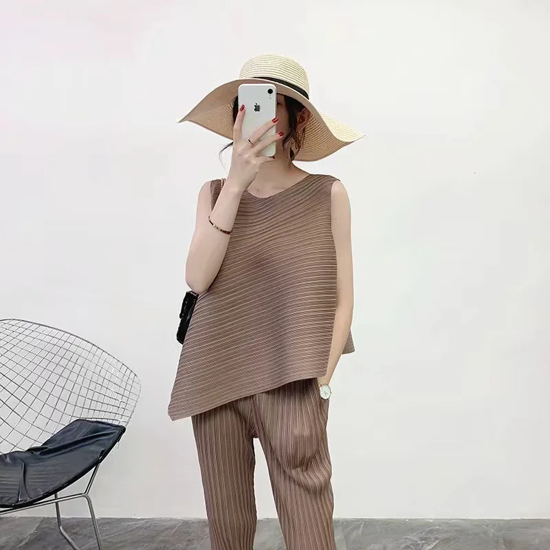 2025 Summer Irregular Undershirt Sleeveless Pleated Top Solid Color Simple Versatile Casual Loose T-shirt Thin Breathable