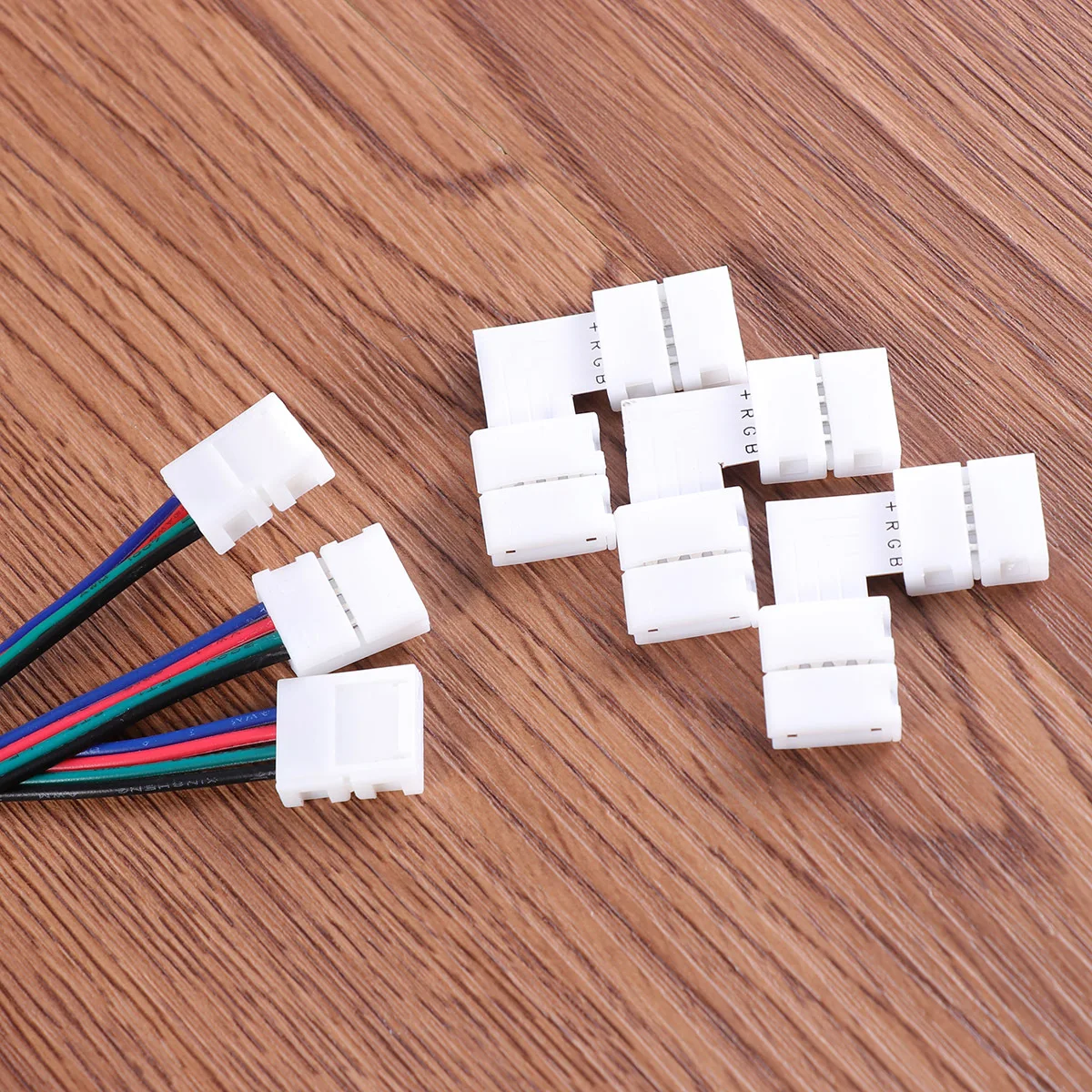 

1Set Rgb LED Strip Connector 4 Pin Solderless Connection LED Strip Jumper 10mm Extension Power Adaptor Controller