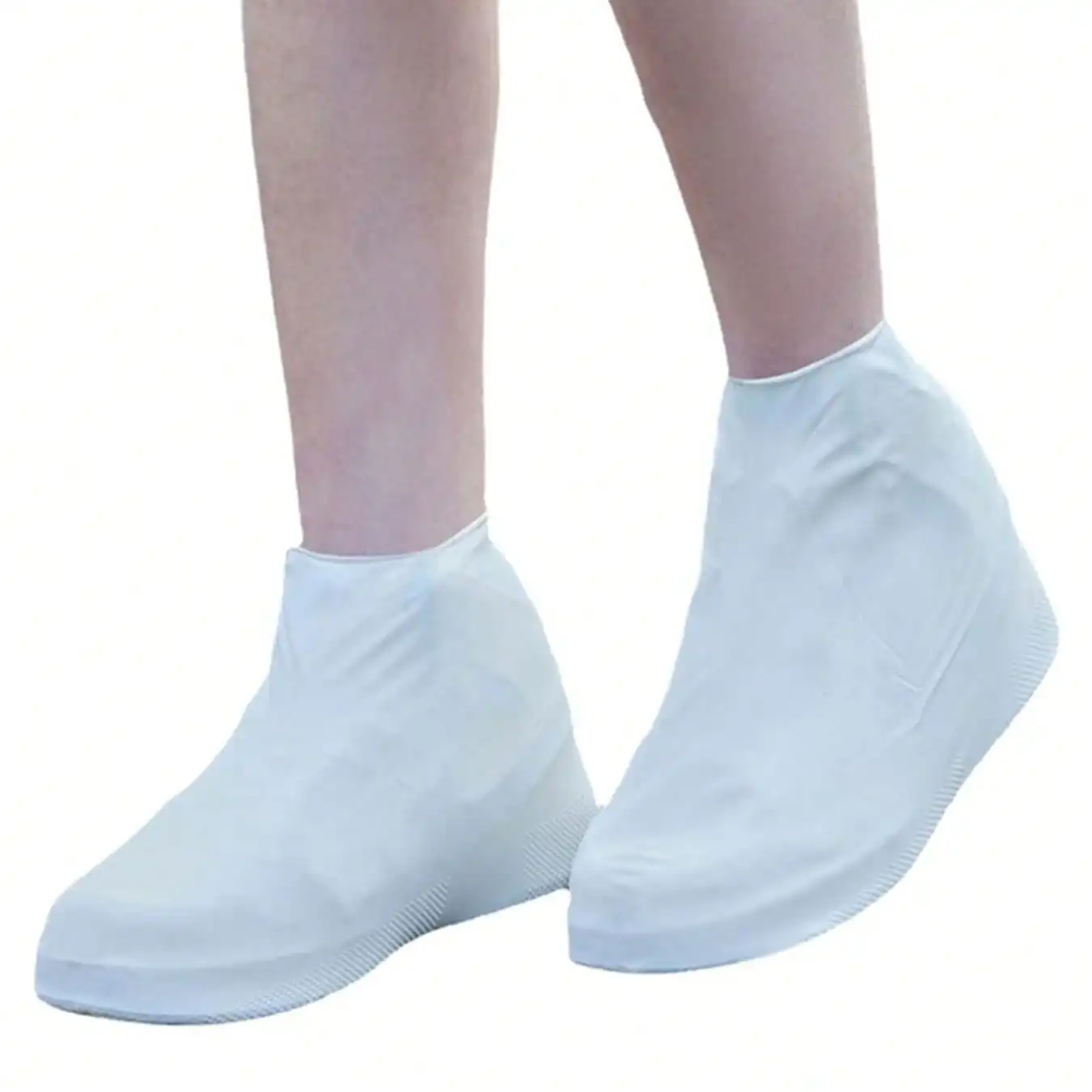 1 pair of waterproof silicone shoe covers for home and outdoor use. Carry them with you on rainy days. Waterproof