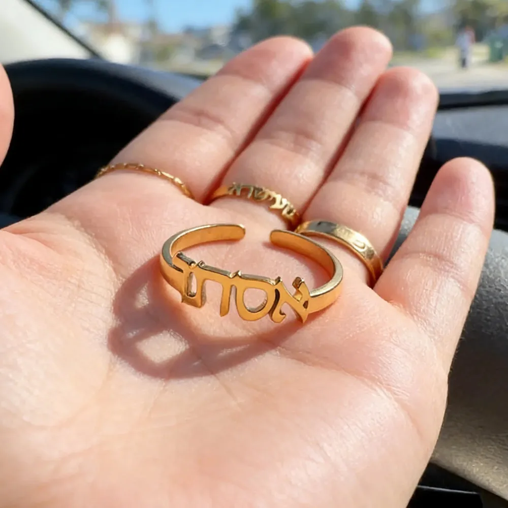 anel-personalizado-com-nome-em-hebraico-para-mulheres-ajustavel-em-aco-inoxidavel-banho-de-ouro-anel-com-letra-hebraica-personalizada-presente-de-joalheria-judaica