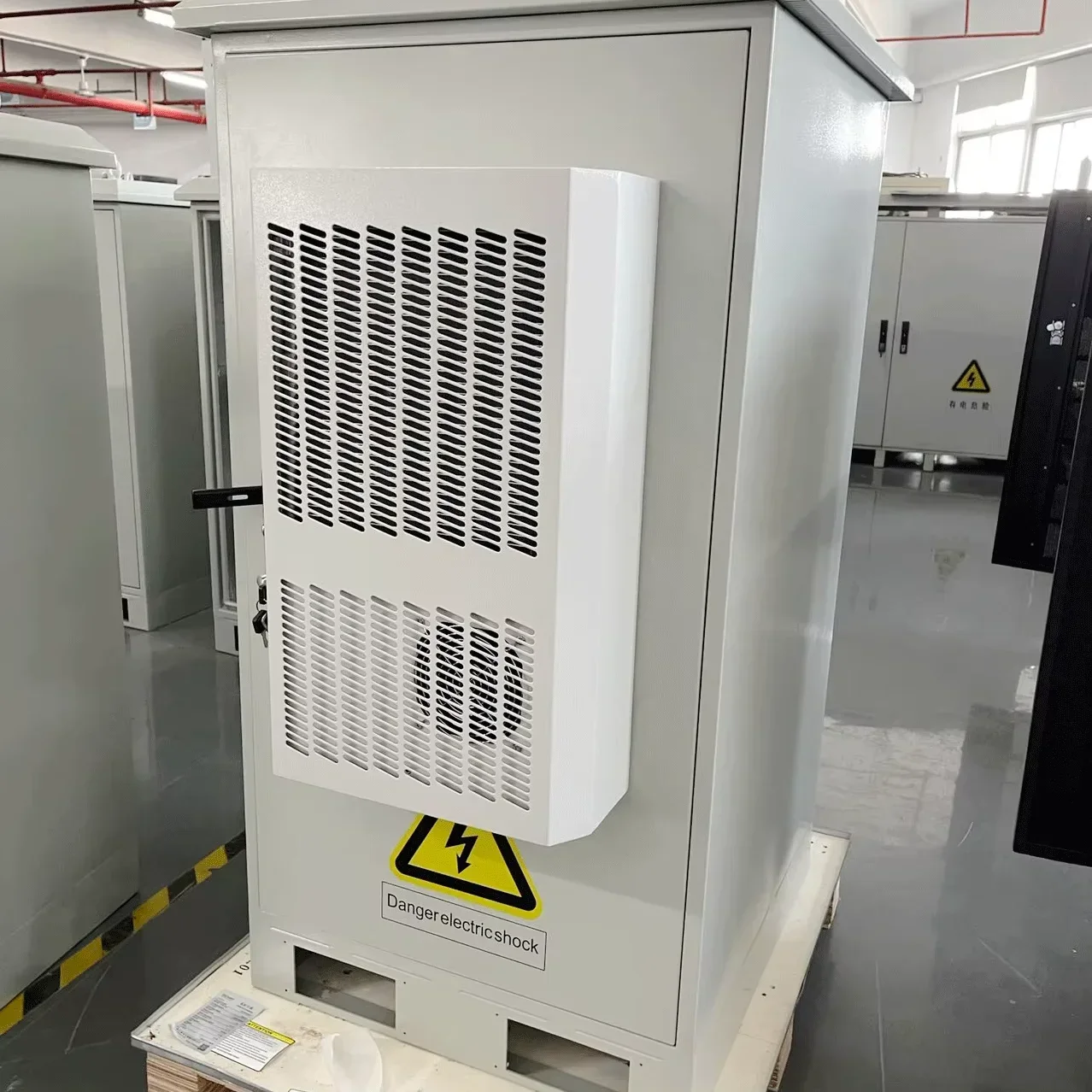 عالية الجودة في الهواء الطلق مقاوم للماء الغبار نظام UPS معدات الاتصالات 1KVA-10KVA قدرة لطاقة احتياطية موثوقة