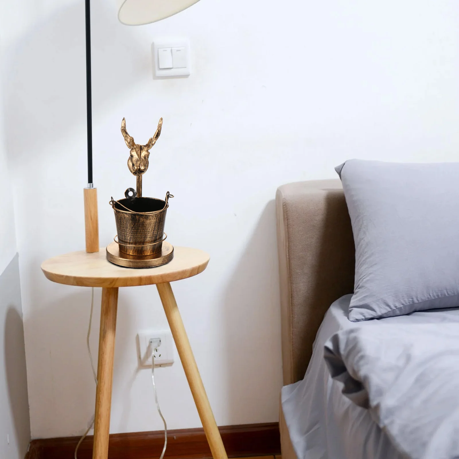 

Creative Iron Retro Desktop Storage Box Decorative Metal Home Office Decoration Industrial Style Industrial Style Ashtray Gift