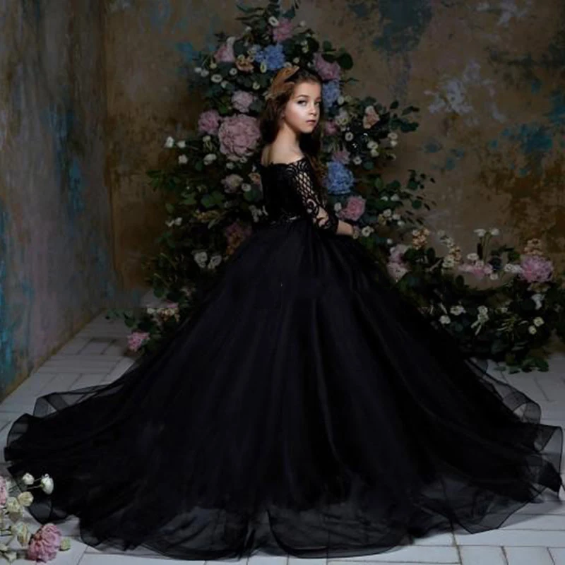 

Black Long Sleeve Flower Girl Dresses For Wedding Crystal Sash Beaded Lace Appliques Pageant Gowns For Girls Kids Formal Wear