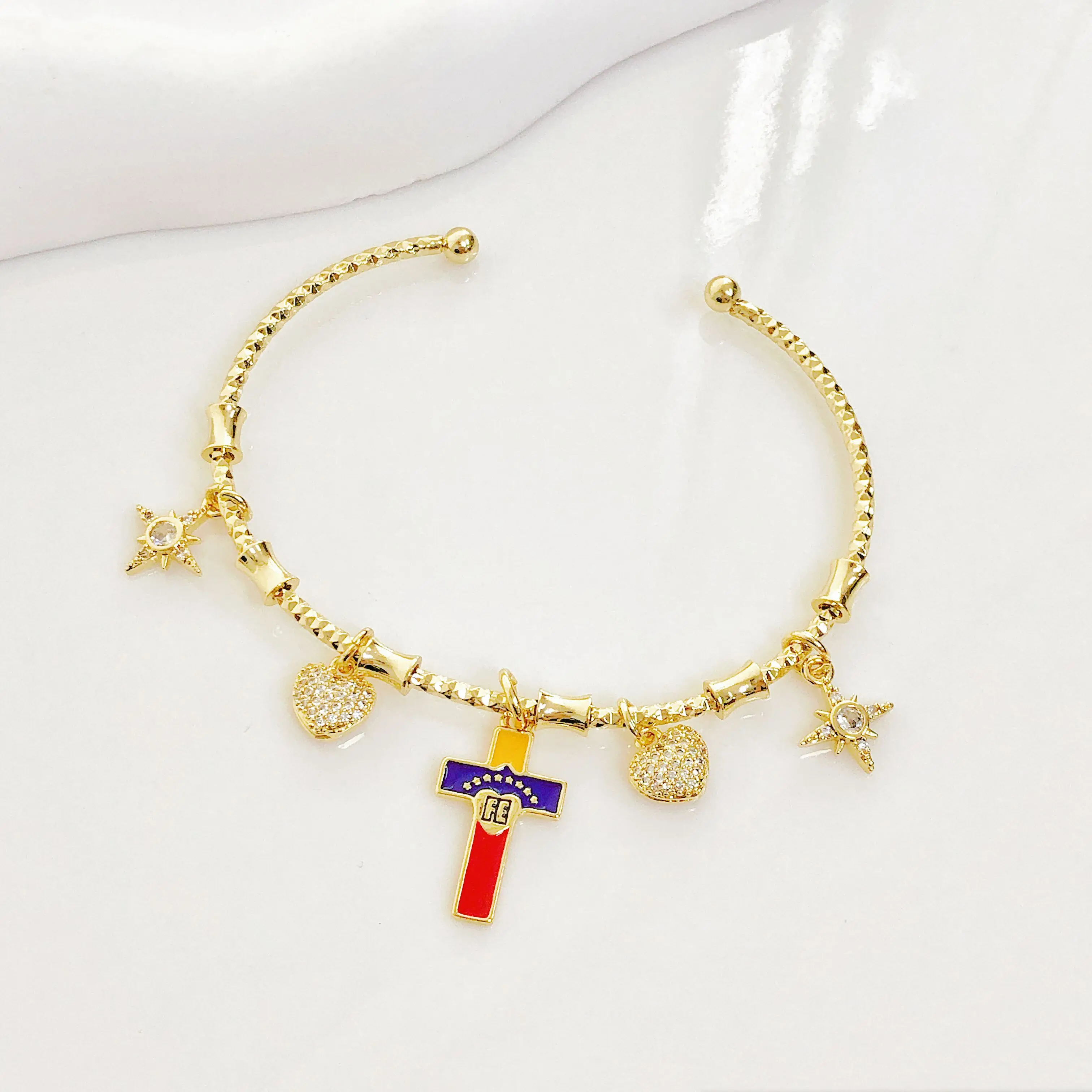 مطلية بالذهب علم البندقية نجمة الزركون الإسورة كاندي سوار كلاسيكي للرجال والنساء مجوهرات اليوم الوطني هدية عيد ميلاد