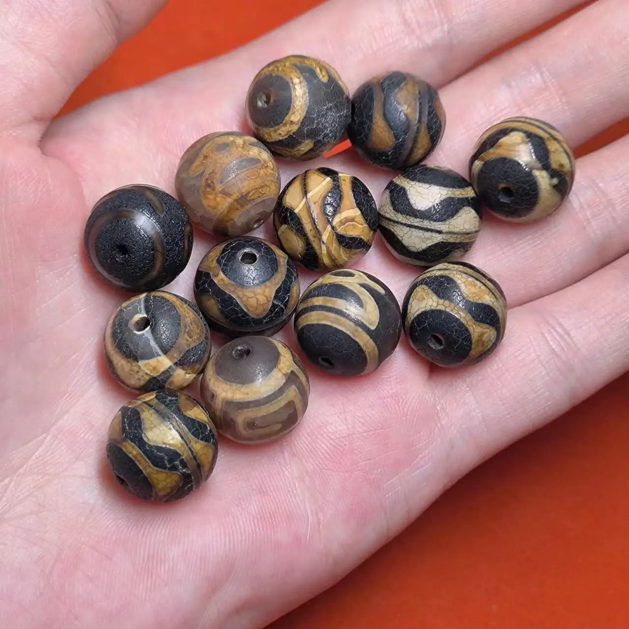 

10pcs/lot pure natural old agate round dzi classic old pattern black yellow wholesale accessories gem jewelry amulet folk-custom