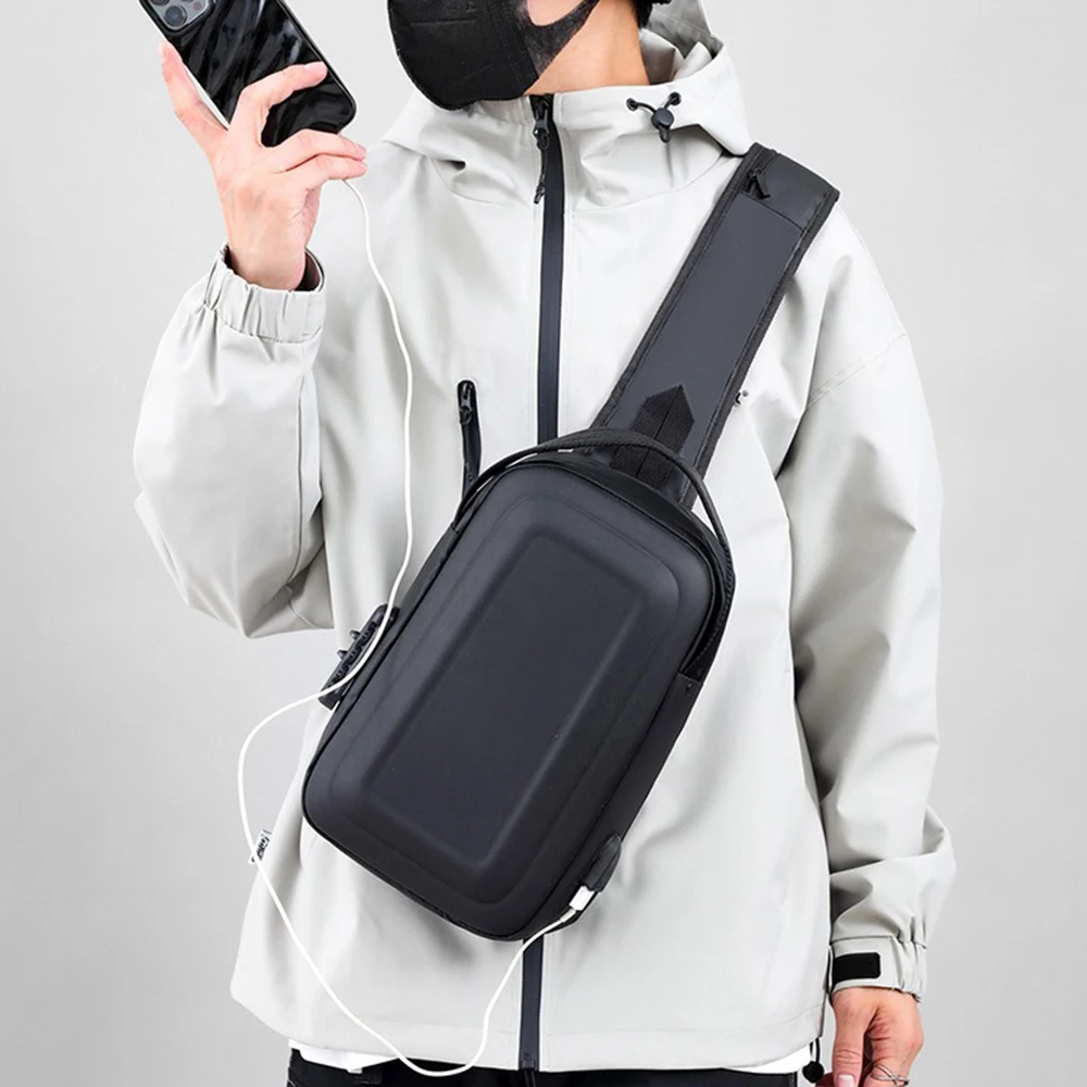 Bolso cruzado de carcasa dura antirrobo con carga USB a la moda, bolso impermeable y resistente a la presión para motocicleta, bolso de pecho para ciclismo
