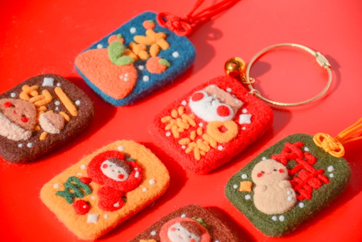 One pair Good luck, good luck, good luck, key chain pendant  wool felt needle felting decoration craft needlecraft DIY handmade