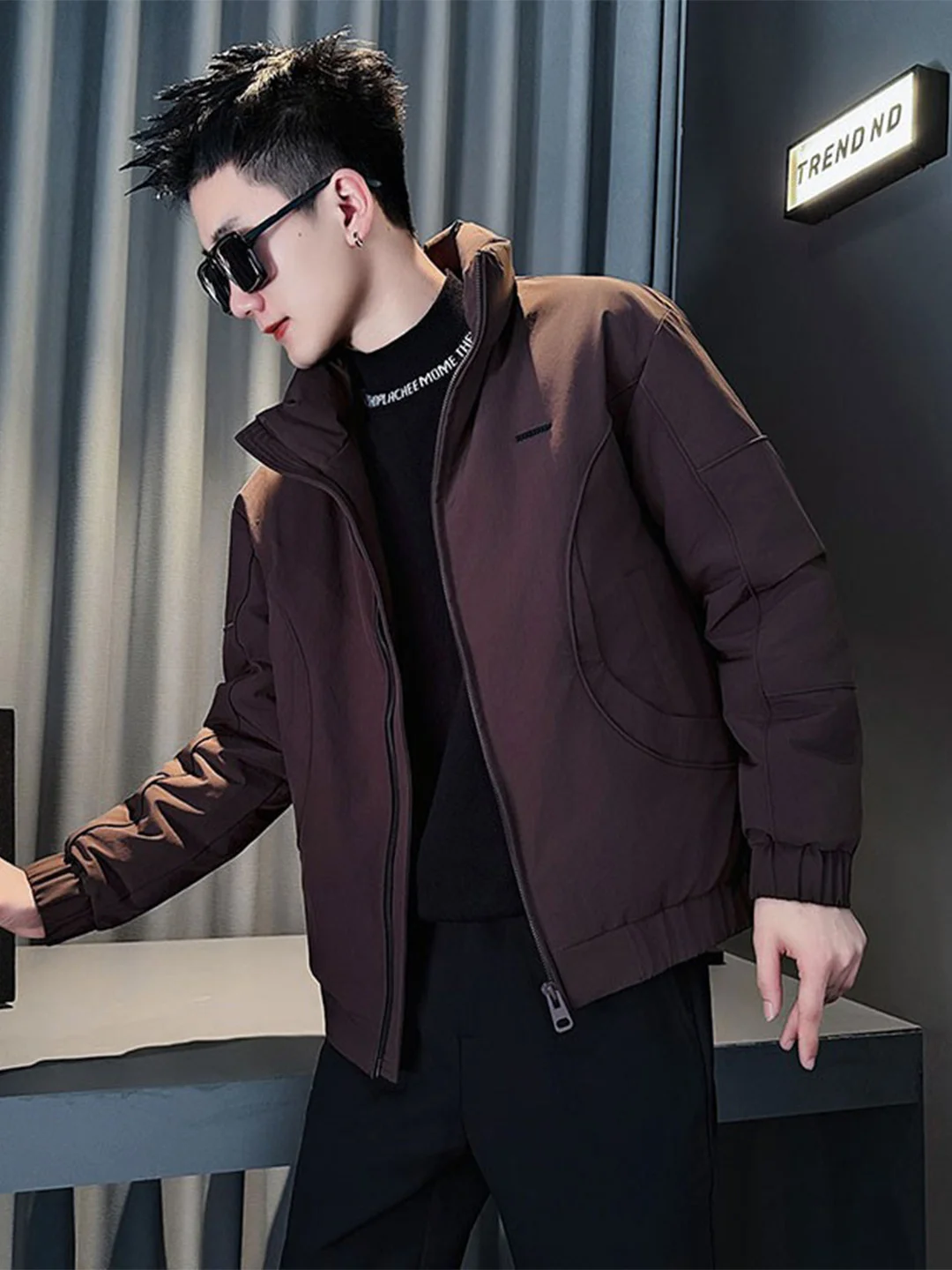 

Мужская модная короткая пуховая куртка Cleanfit: приталенная, теплая зимняя куртка с воротником-стойкой, деконструированный пэчворк, полиэстер