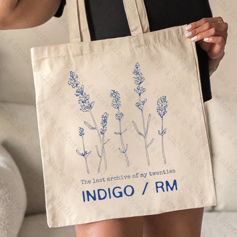 Indigo RM Pattern อัลบั้มเพลงถุงแฟชั่นกระเป๋าช้อปปิ้งผ้าใบของขวัญแฟน kpop กระเป๋าสะพายไหล่ Kim namjoon กระเป๋า kpop กระเป๋ารูปดอกไม้