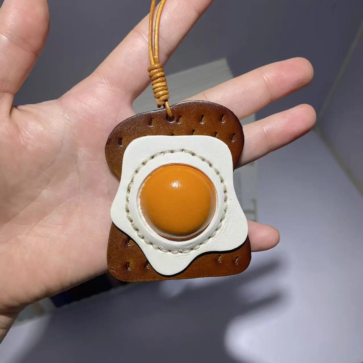 Creative Vintage Toast Egg Handmade Leather Bag Charm Cute Quirky Hanging Decoration Fun Bag Egg Purse Hanging Accessory
