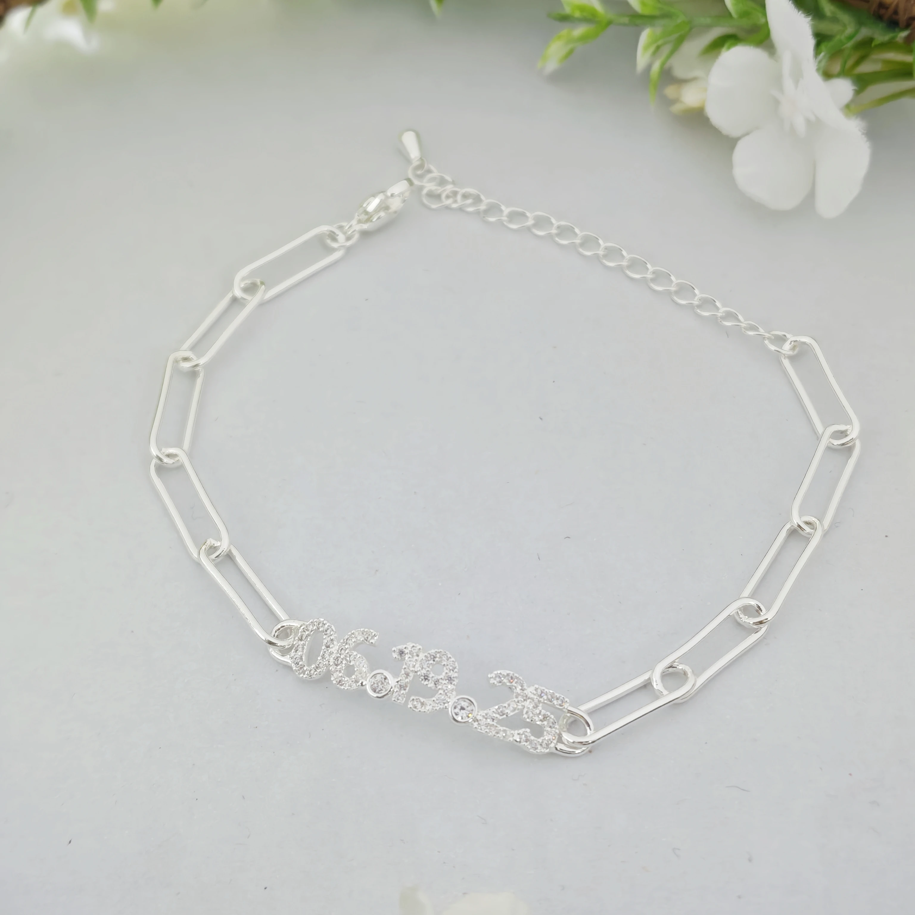 

Браслет-цепочка с индивидуальной гравировкой даты Lateefah, персонализированный, значимый, стильный подарок для любимого человека, модный браслет.