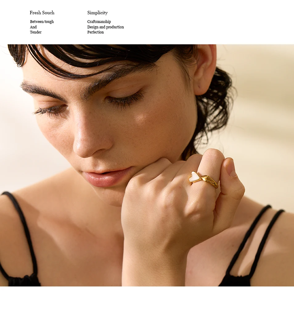 Yhpup Shell Acryl Herz Edelstahl Stilvoller Ring für Frauen Charms Metall Textur Wasserdicht Goldener Schmuck Gala Geschenk – Detail 3