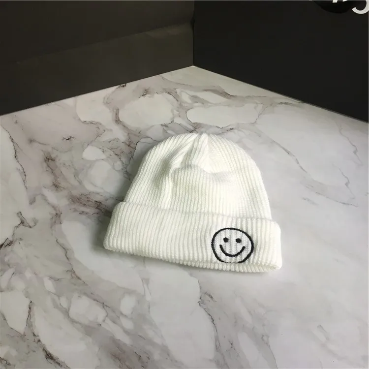 2024 New Fashion Women Bonnet Men Beanie New Candy Colors Smile Face Warm Hat Skullies Beanies Hip Hop Caps Hats Gorras Hombre