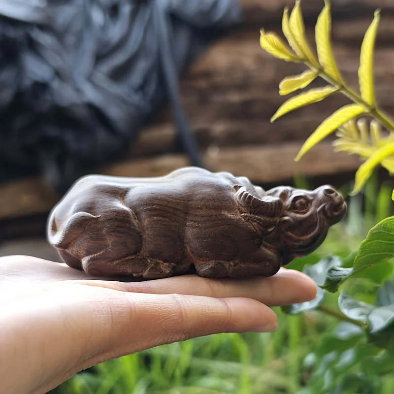 Hand-Carved Wooden Reclining Cow Ornament, Home Decoration, Animal-Shaped Decor for Study and Office, Creative Gift for Christmas and Birthday, Handmade Crafts