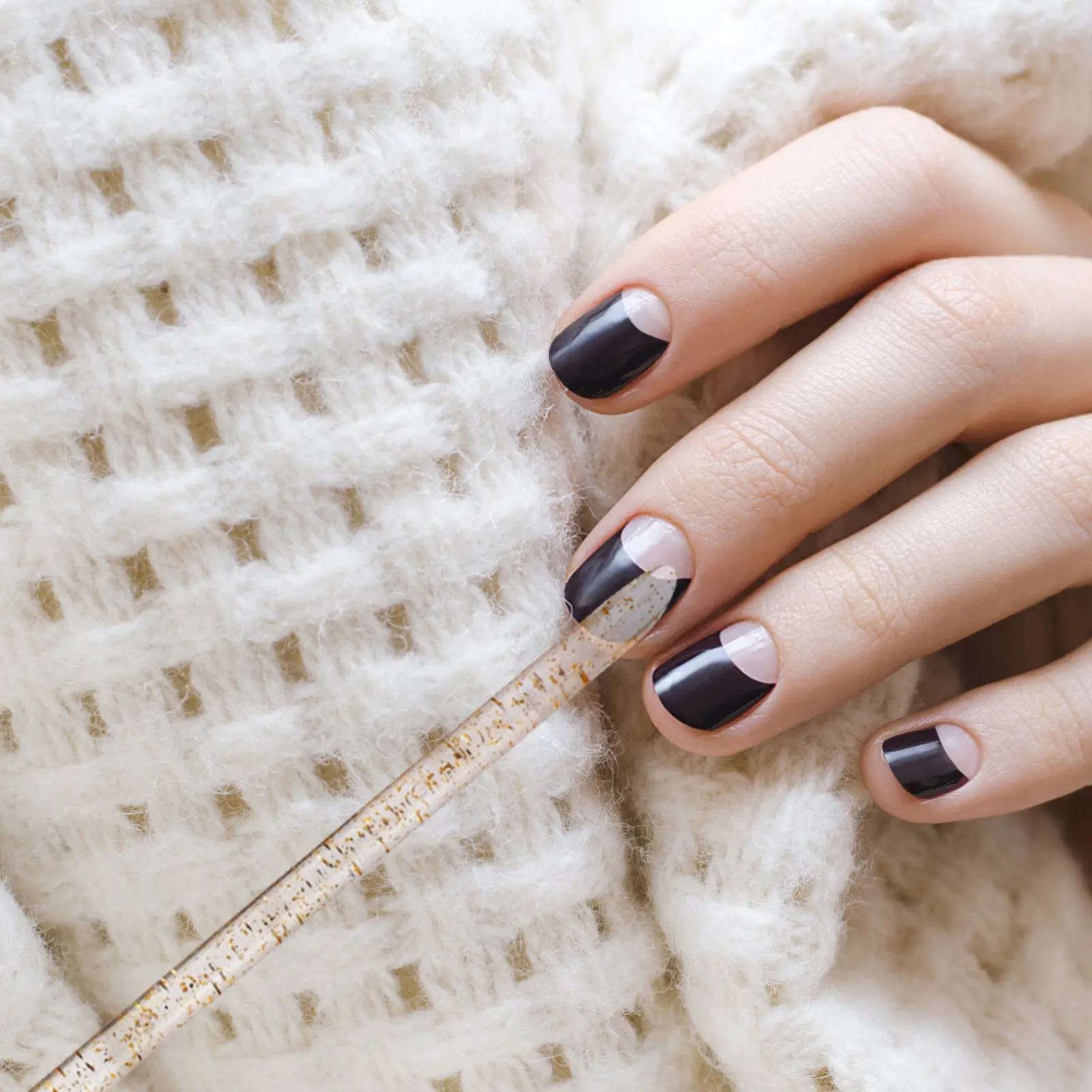 

100Pcs Smooth Comfort Grip Plastic Cuticle Pusher Precise Edge Nail Cleaner Cuticle Remover Tool Manicure Pedicure Supplies