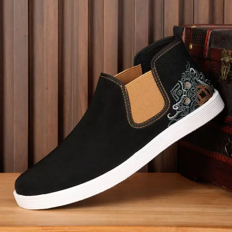 

Men's Spring Autumn New Flat Sole High Top Canvas Shoes Soft sole Non Slip Slip On Lightweight Ethnic Style Embroidered Shoes