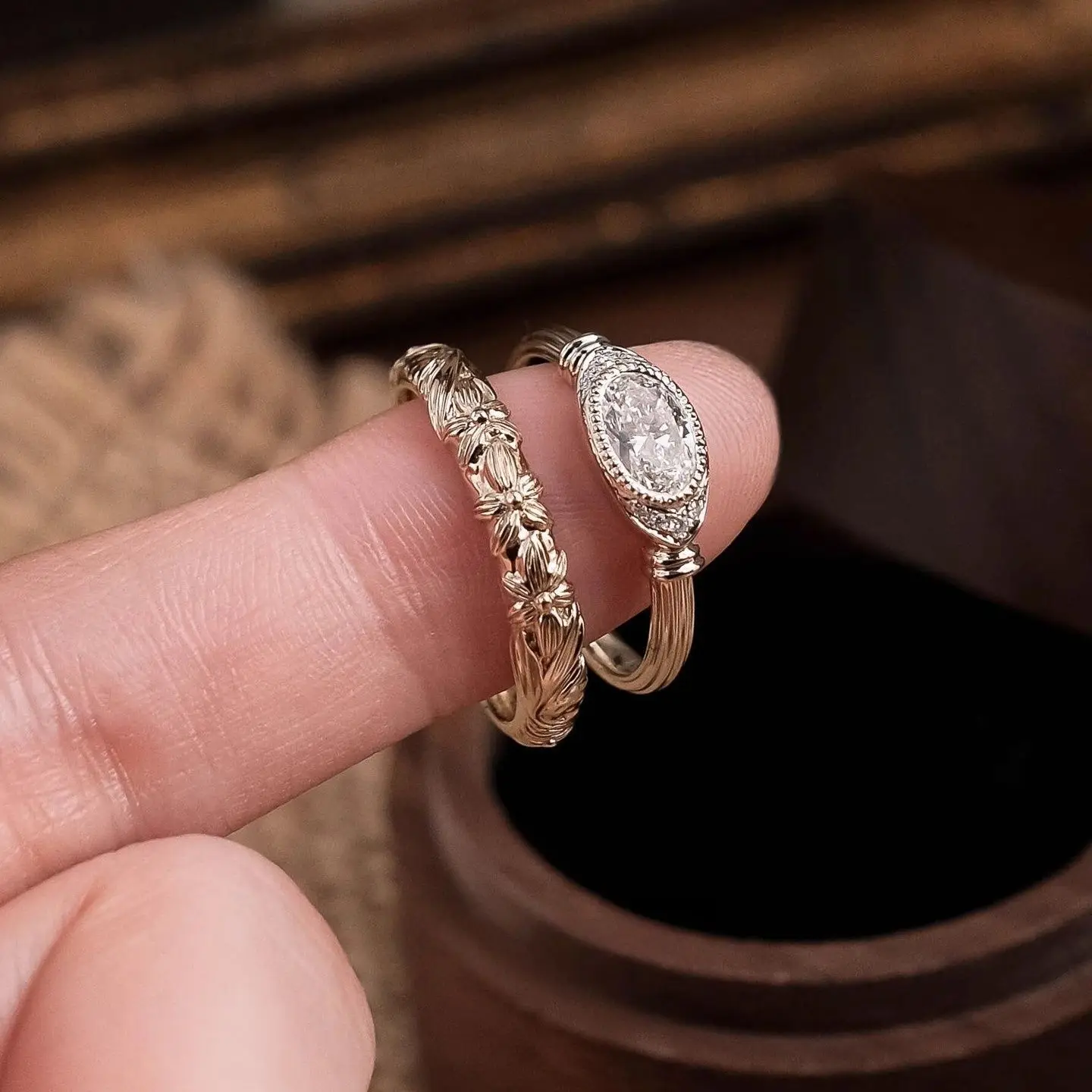 Vintage Roman Column Oval Zircon Open Ring for Women Aged Grooved Texture Luxury Elegant Fashion Finger Ring