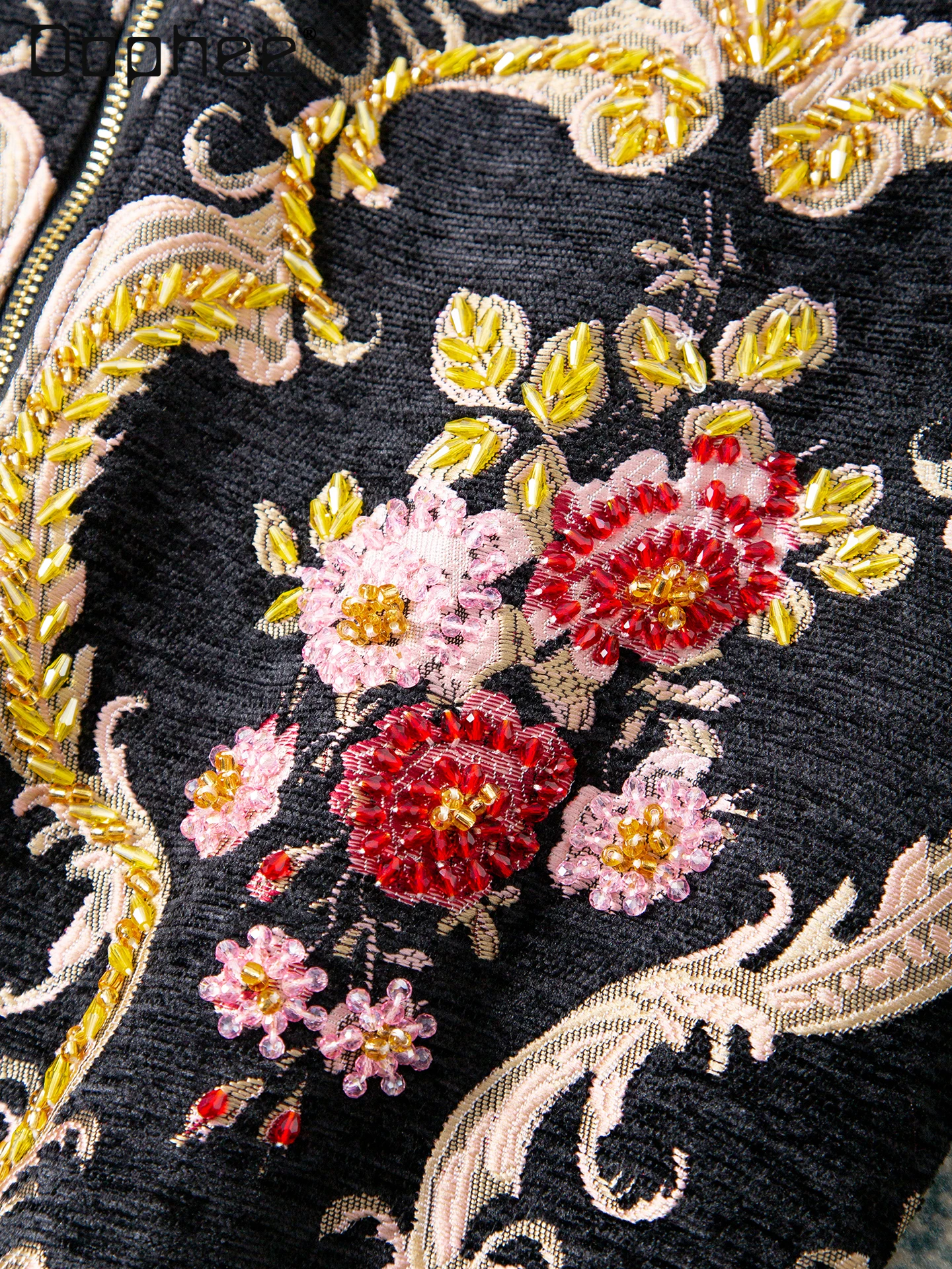 High-End European Retro Baseball Jackets for Women Elegant Luxury Beaded Cartoon Embroidery Long Sleeve Jacket New Autumn Winter