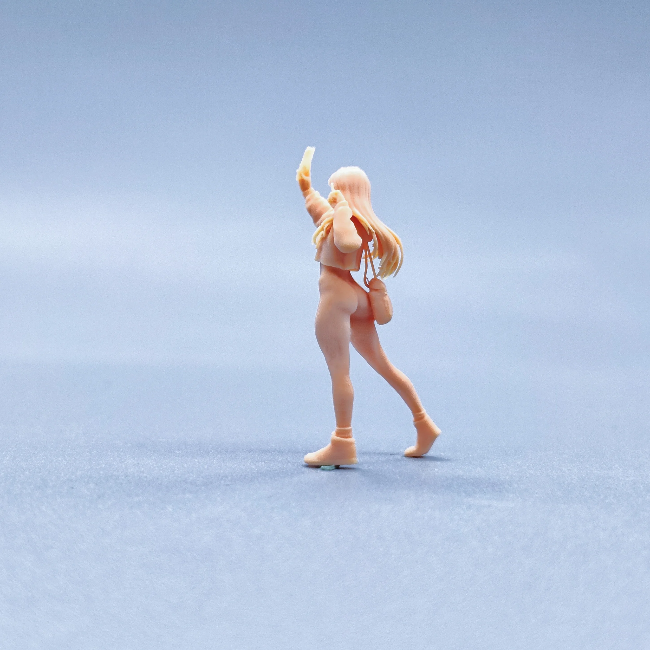 1/64 1/43 Figurines Scale Model Resin Yeah Selfie Backpack Girl Uncolored Miniatures Diorama Hand-painted W020
