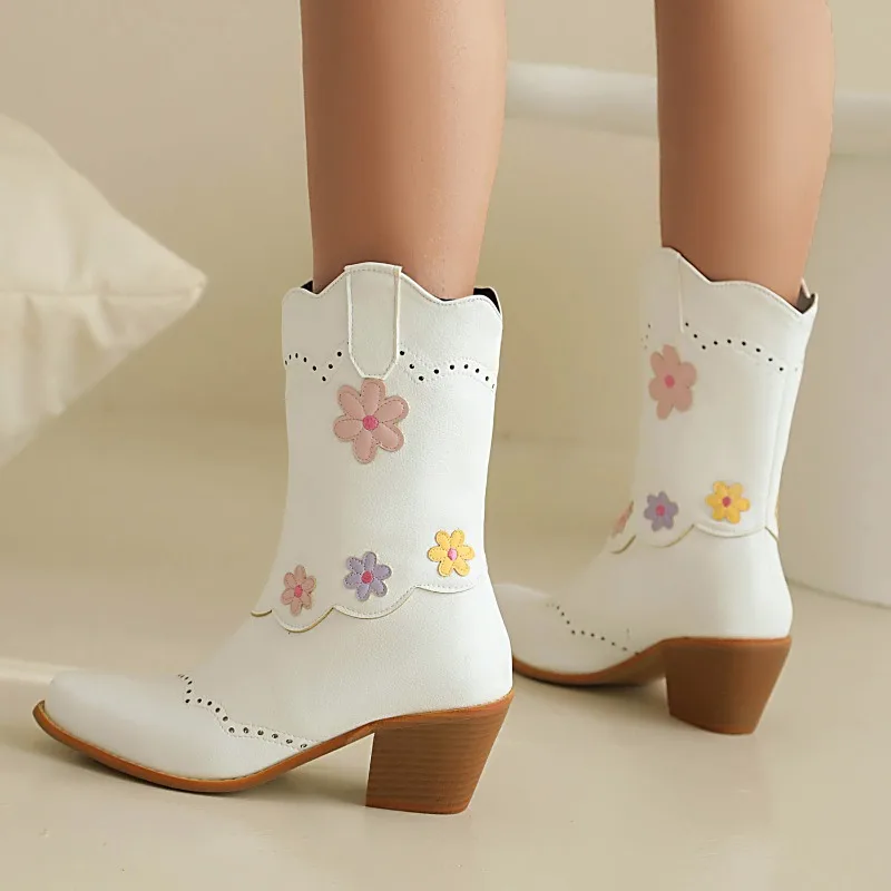 

2023new autumn winter Women mid-calf boots plus size 22-26.5CM Embroidered flower microfiber western boots hollow out long boots