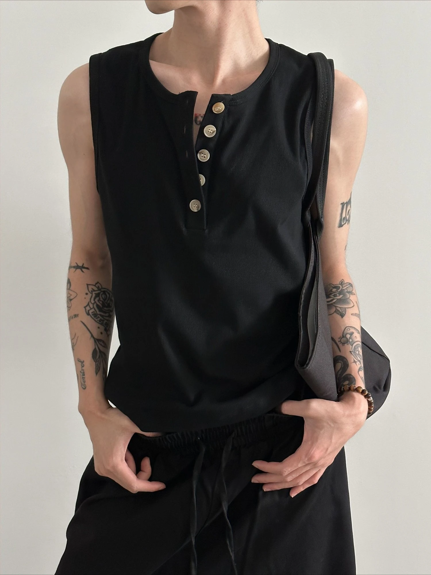 Men Minimalist Henley Sleeveless Tank Top Ribbed Cotton Muscle Shirt with Metal Buttons Slim Fit Summer Vest for Layering