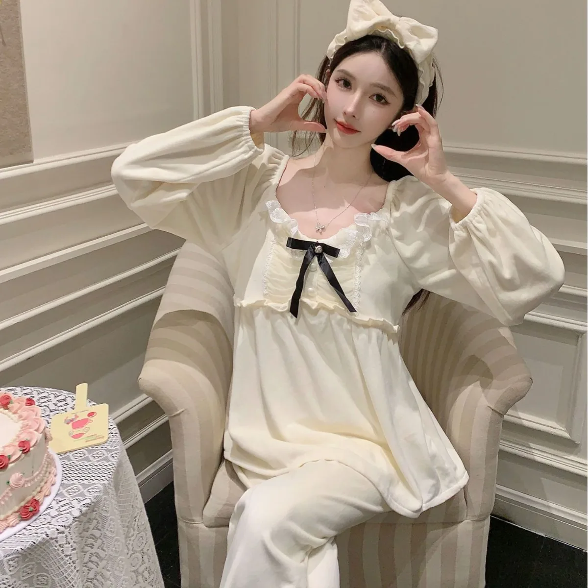 Sweet French Pajamas Set Island Velvet Women Sleepwear Autumn Winter Lace Flannel Pullover Trouser Suit Home Wear Loungewear