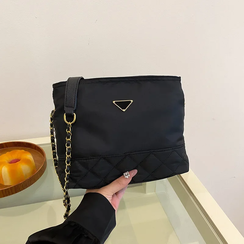 Bolso de tela de nailon de gran capacidad, bandolera con cadena de diamantes a la moda para mujer