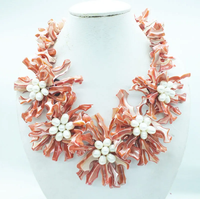 Newest design! Classic natural pink devil shell, pearl, flower necklace 20\