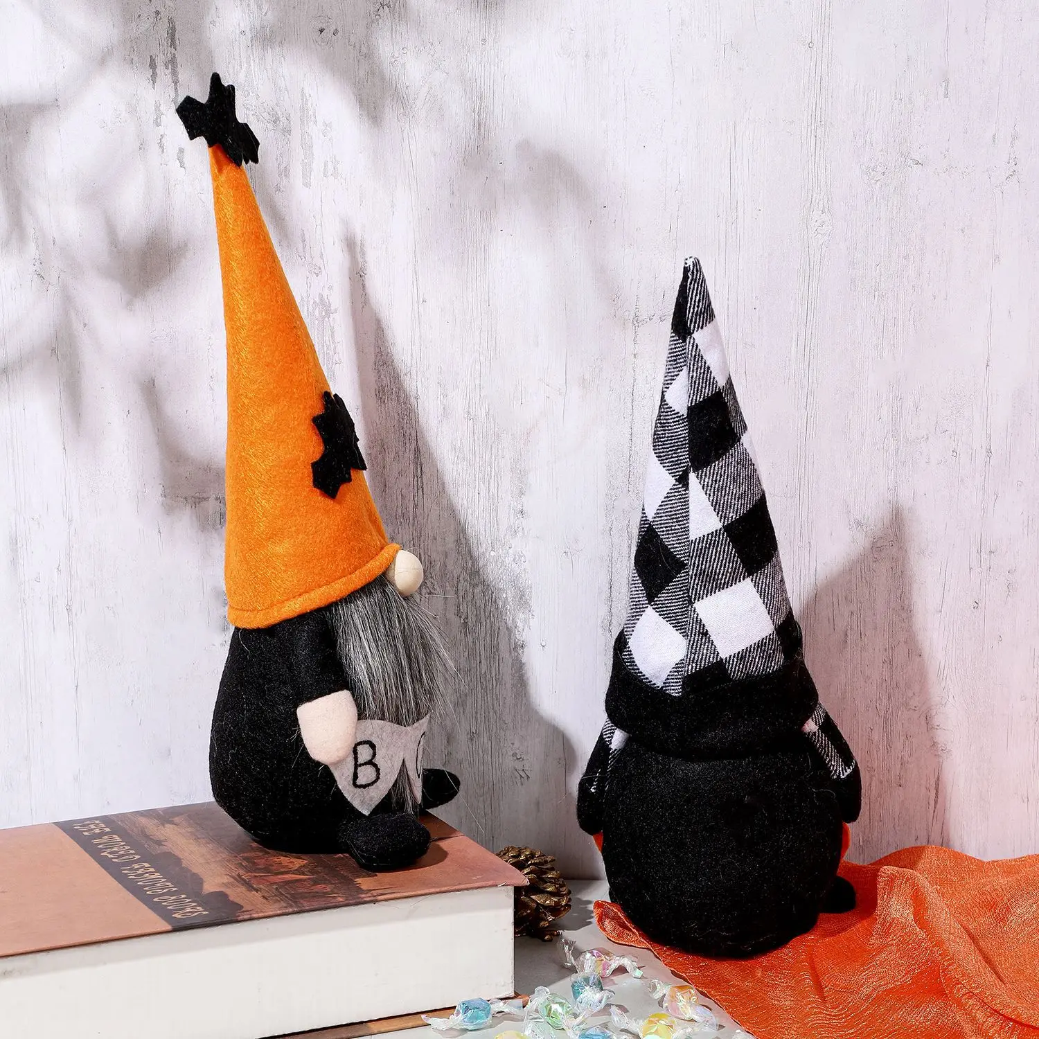 Nuovi oggetti di scena decorativi di Halloween: Ghost Festival Rudolf Faceless Doll Window Decoration Party Scene