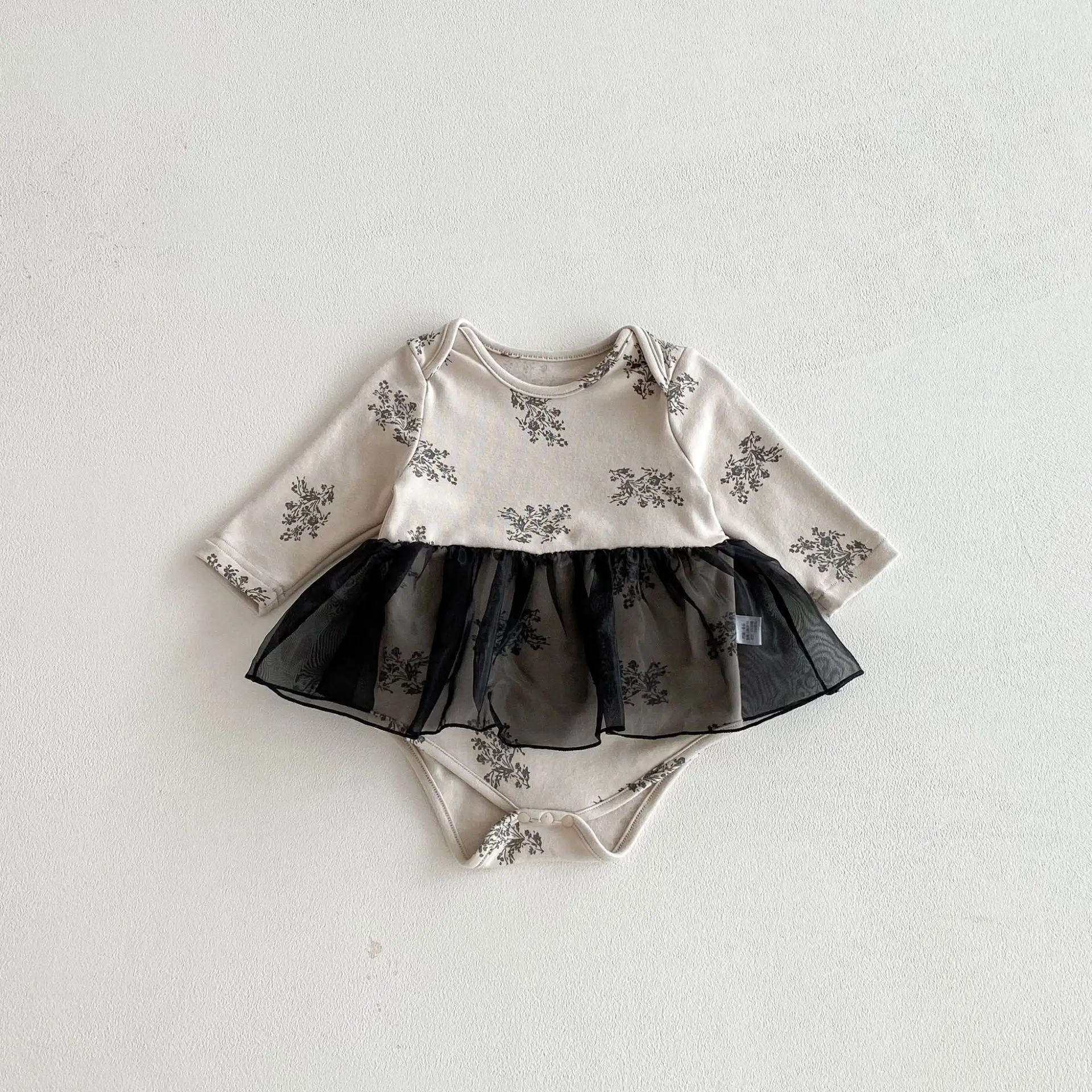 بدلة قفز للأطفال النسخة الكورية لعام 2026 ربيعية جديدة بأكمام طويلة ملابس نسائية غير رسمية على شكل مثلث ها يي ضرطة ملابس زحف #6