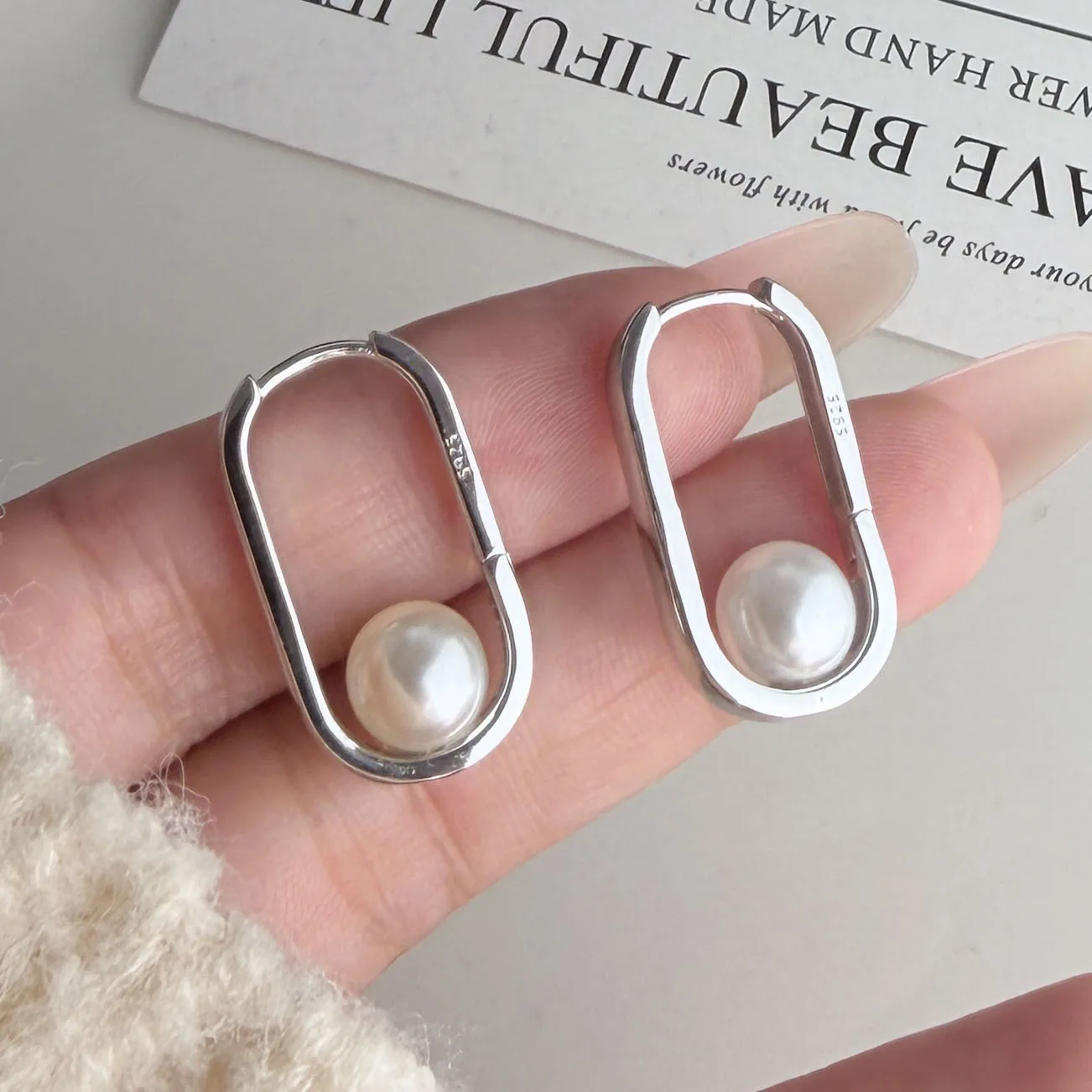 Ohrringe aus 925er-Sterlingsilber für Damen, trendiger geometrischer Perlenohrring, Schmuck, verhindert Allergien, Party-Geschenk-Accessoires – Detail 4