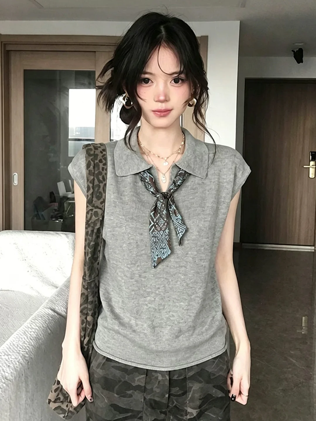 Gray  Neck Knitted Short Sleeve T-Shirt Women Summer High Intelligence Silk Scarf Tie Loose Short Style Top Korean Style