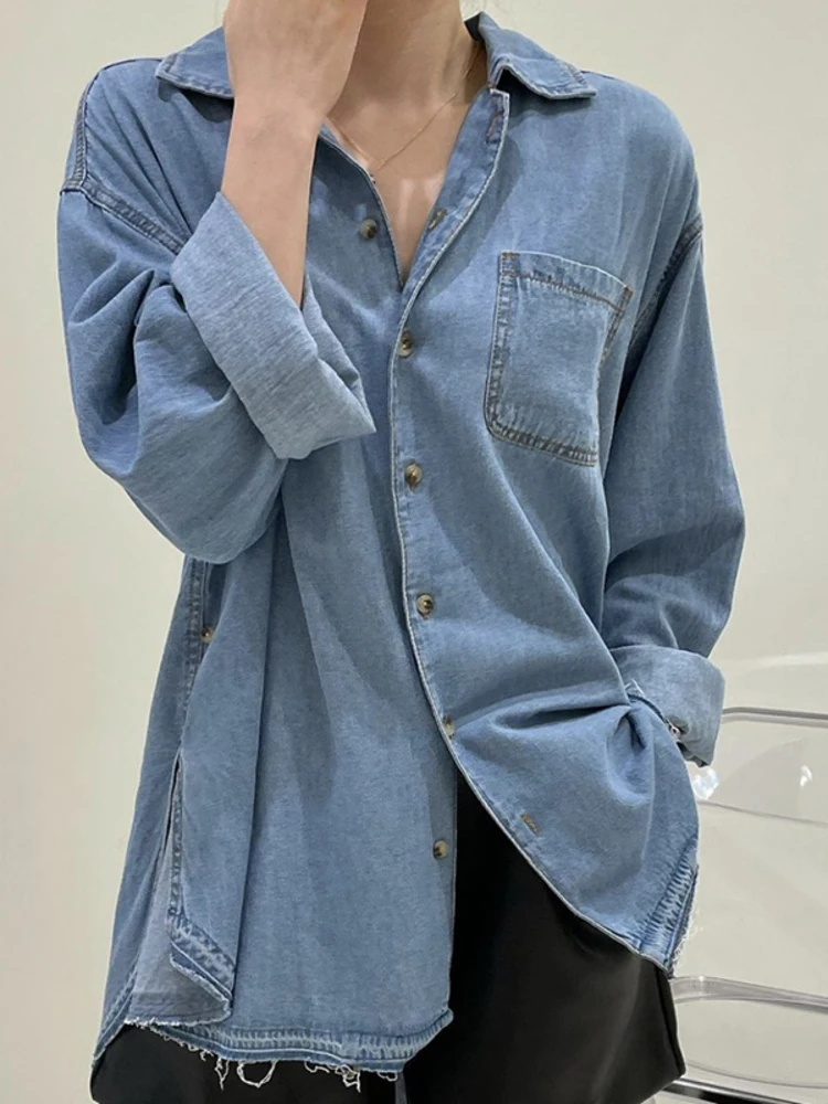 [EWQ] Korean Chic Big Size Blouse Long Sleeves With Side Buttons Autumn 2024 Trendy All-match Women\'s Tops Blue Denim Shirt Y303