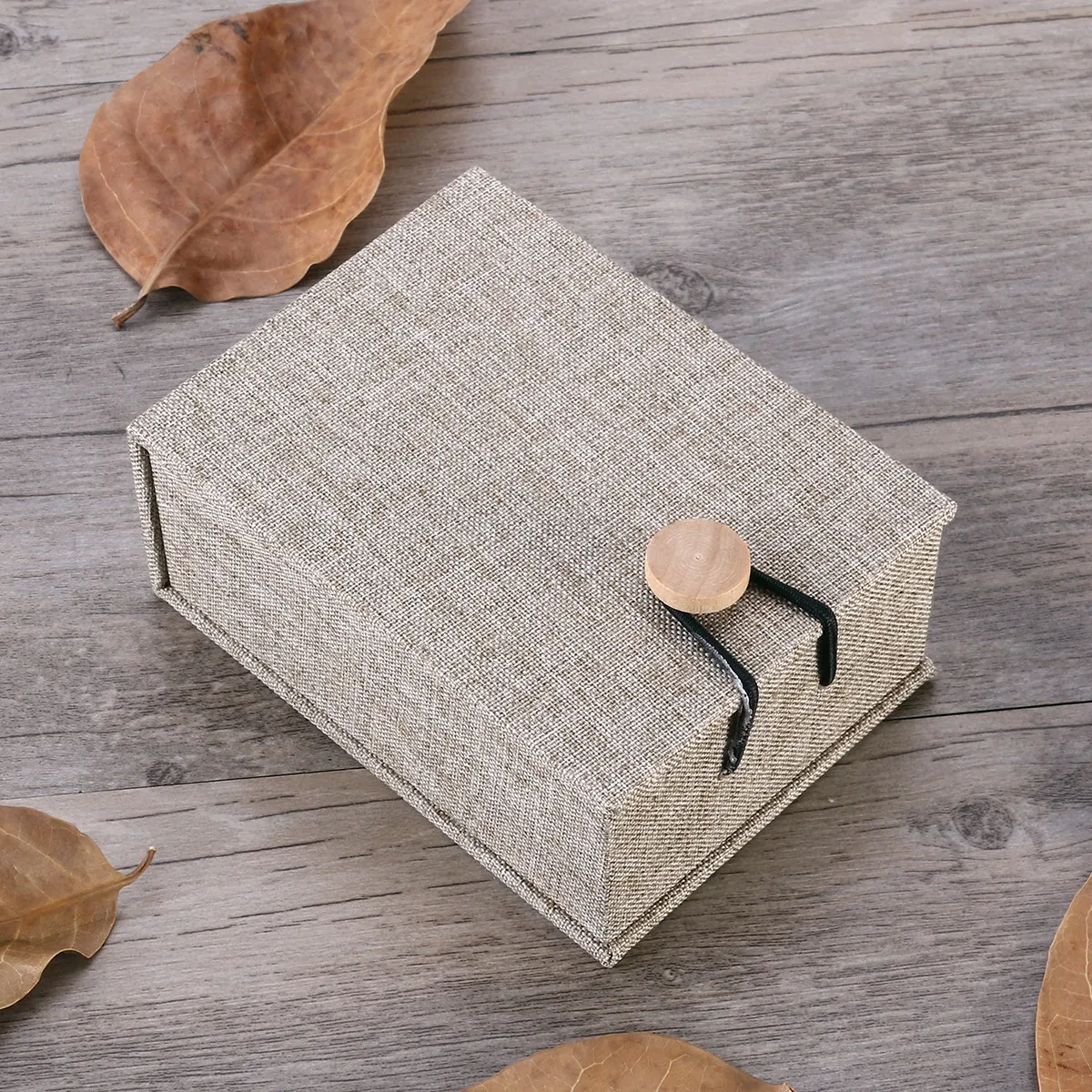 Premium Wooden Jewelry Box Linen Finish Pendant Gift Container Scratch Wear Resistant Dustproof Elegant Rustic Style Pull Lock