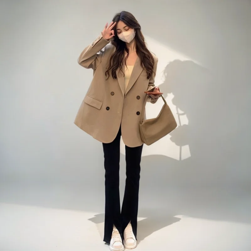 

Женские молодежные блейзеры из акрила: универсальные, дышащие, с мягкими подплечниками и плюшевой подкладкой внутри, для повседневной носки.