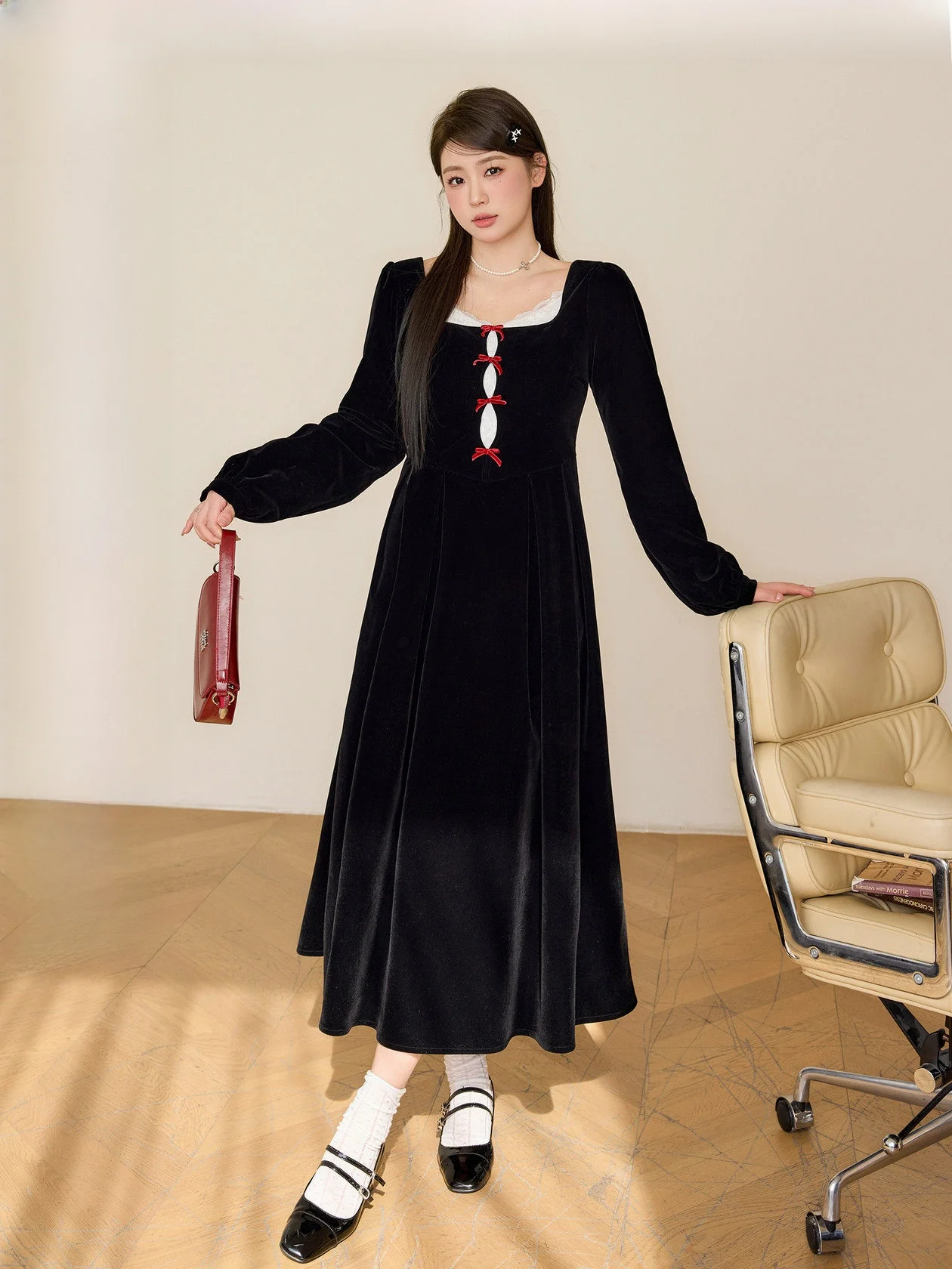 

Велюровое платье больших размеров с кружевными вставками от Juxiu Studio, дизайн «Сладкая черная смородина» для пышных женщин, элегантное платье