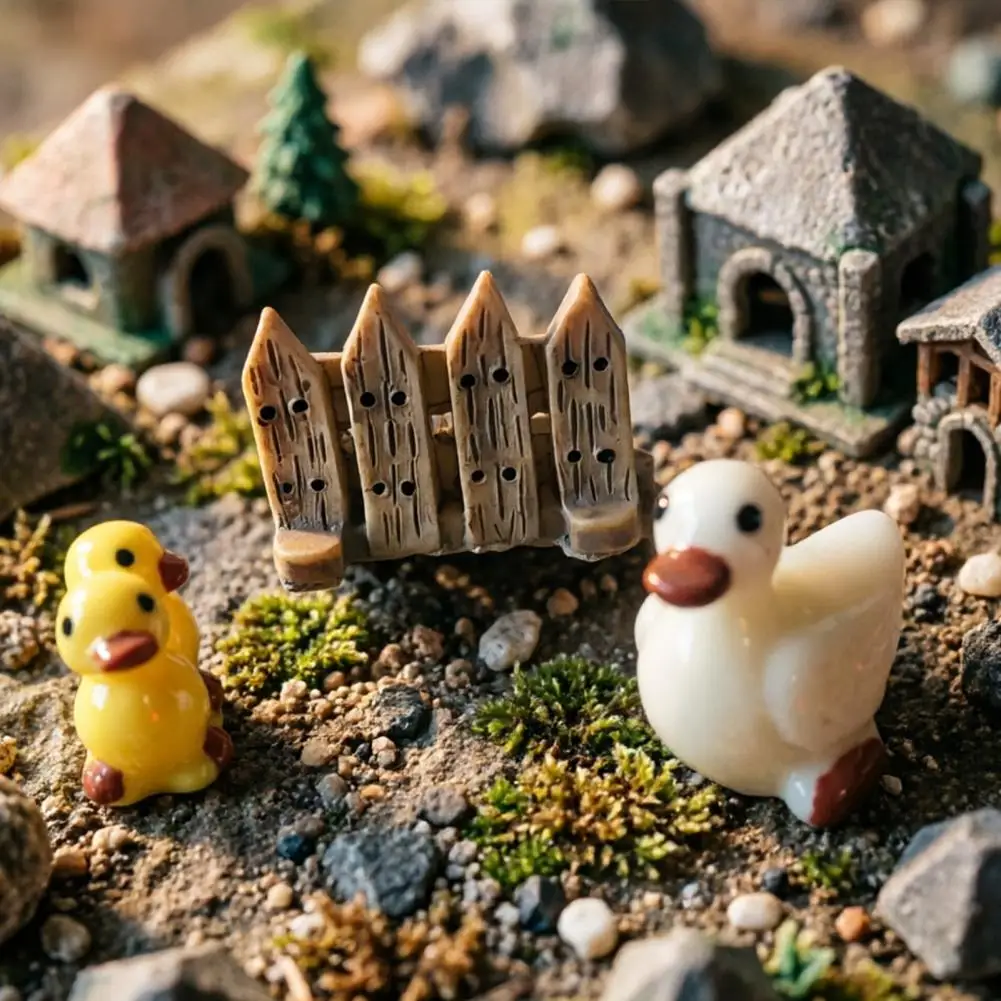 Office Desk Accessory 3 Pcs Mini Resin Figurine Set Tiny Cartoon Pig Puppy Cat Cow Models Fairy Garden Micro Landscape for Diy