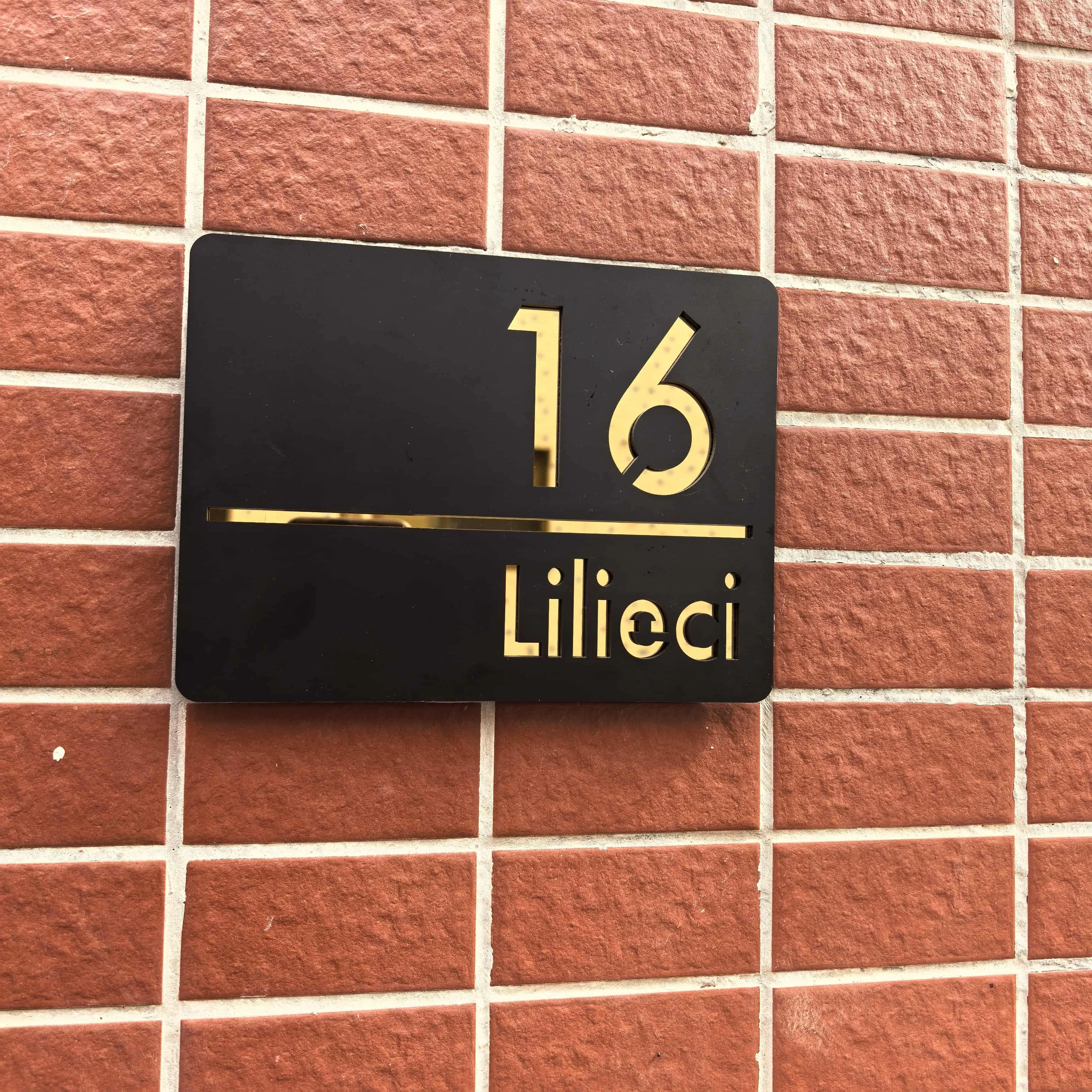 مخصص الاكريليك الذهب رقم الرسالة اللوحات أرقام المنزل تسجيل عنوان الباب الشارع شخصية في الهواء الطلق اسم لوحة ديكور المنزل