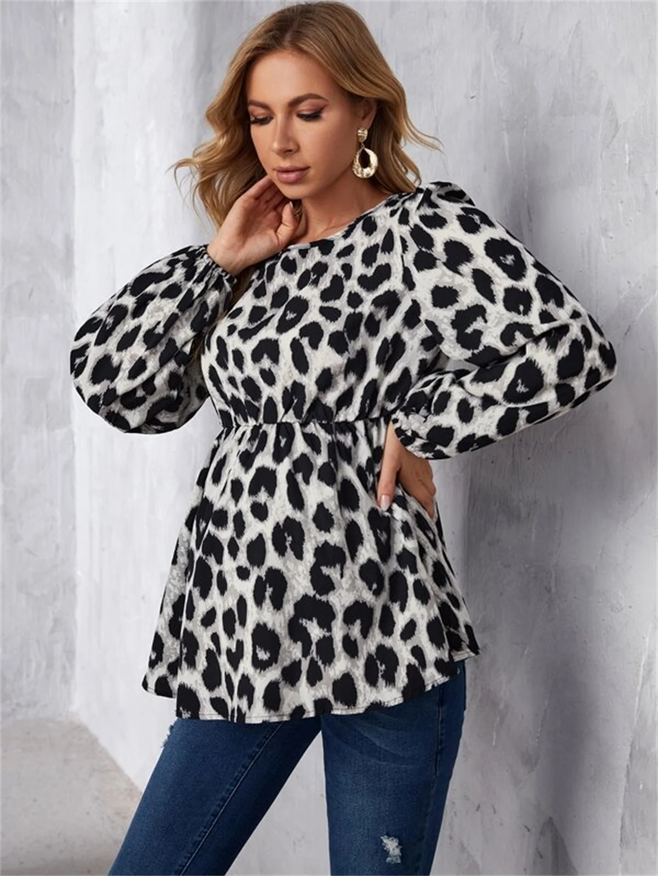 Women\'s European and American maternity wear, maternity top, long sleeved spotted leopard print, work and leisure