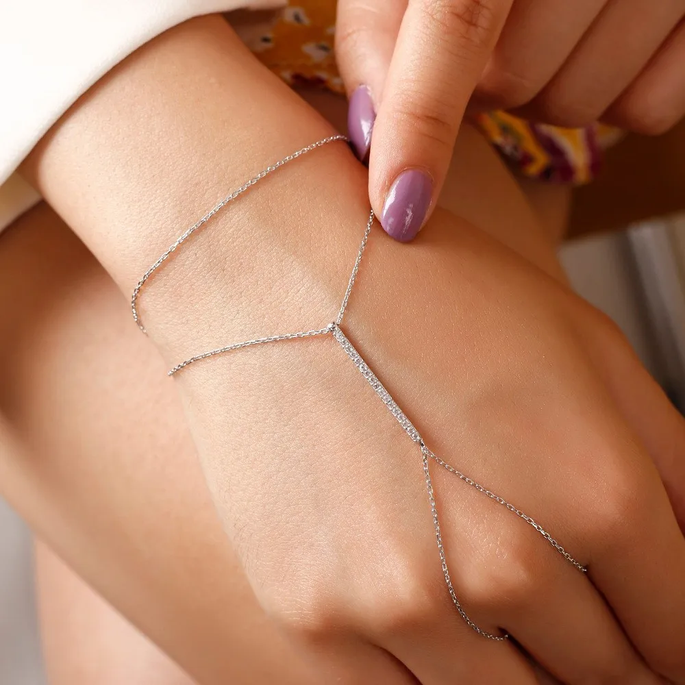 Fashion Stainless Steel Rhinestone Back of Hand Chain Finger Bracelets for Women Trendy Gold Plated Jewelry Wholesale Gift