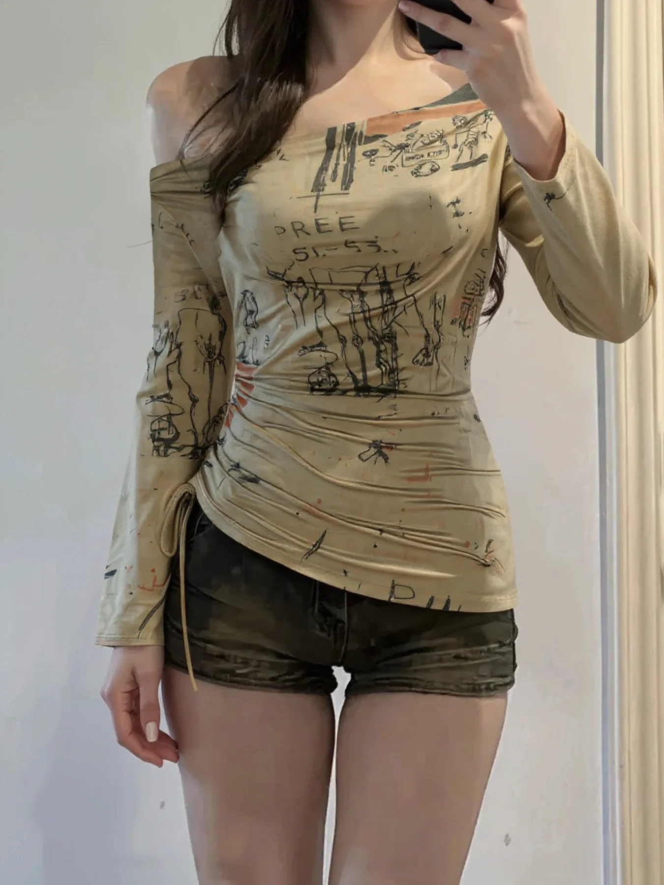 

Женский топ с длинными рукавами, бежевый, с открытыми плечами, асимметричный, с художественным принтом, на шнурке, с рюшами, весна-лето, художественный, модный, повседневный