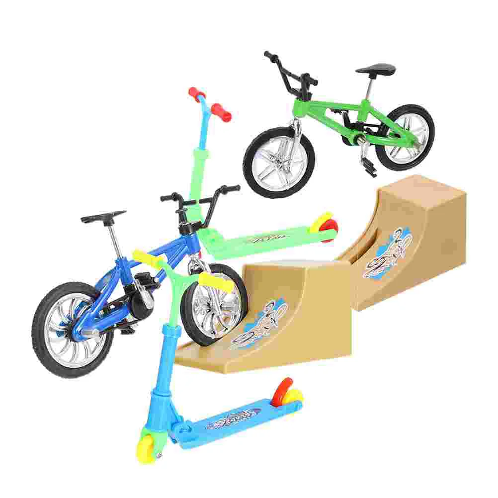 2 set di scooter da gioco da tavolo per scooter da gioco per bici da dito Teck Deck Skatepark